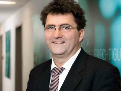 (c) Dennis Williamson