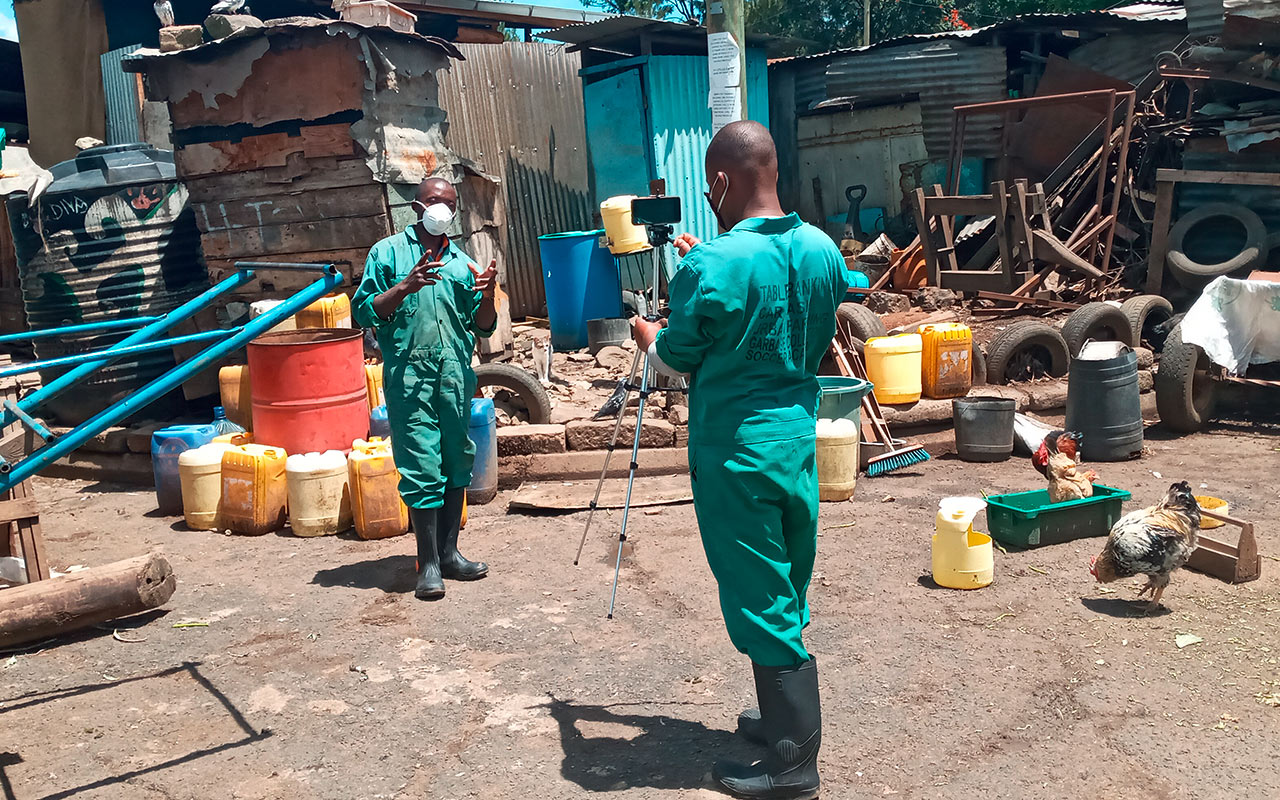 Zwei Landwirte führen während der COVID-19-Pandemie ein Videotagebuch mit ihren persönlichen Erfahrungen in Umgang mit Corona. Photo: TMG-Sewoh